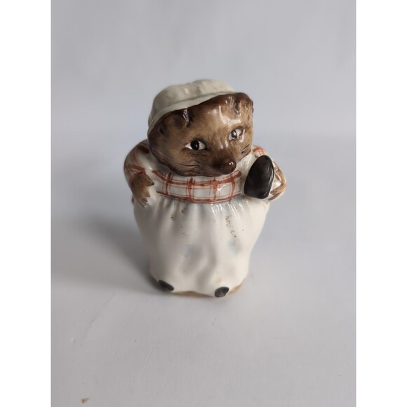 Vintage Beatrix Potter's Mrs. Tiggy Winkle Hedghog Figurine 1948 Beswick England - Picture 4 of 4